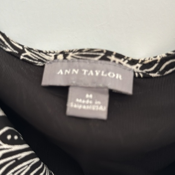 Ann Taylor brown paisley lined sleeveless blouse cowl neck size M EUC - Picture 3 of 4